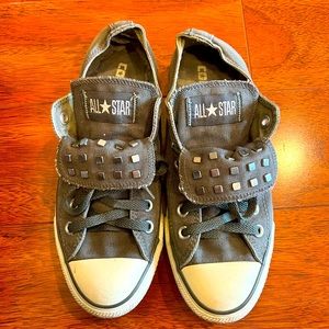 Converse gray low top sneakers size 8
